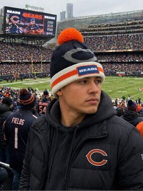 Chicago Bears Budweiser Pom Pom Toque NFL Knit Beanie Adult One Size Winter Hat